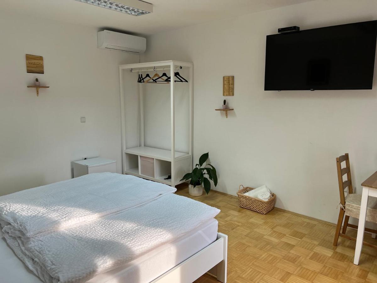 Sobe Prostija Apartment Ptuj Exterior foto